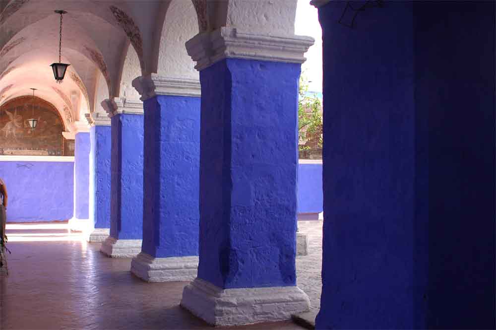 41 - Peru - Arequipa, convento de Santa Catalina, patio azul